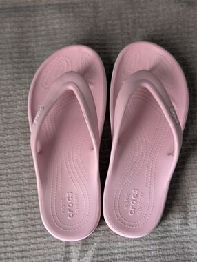 CROCS Light Pink Thong Flip Sandals